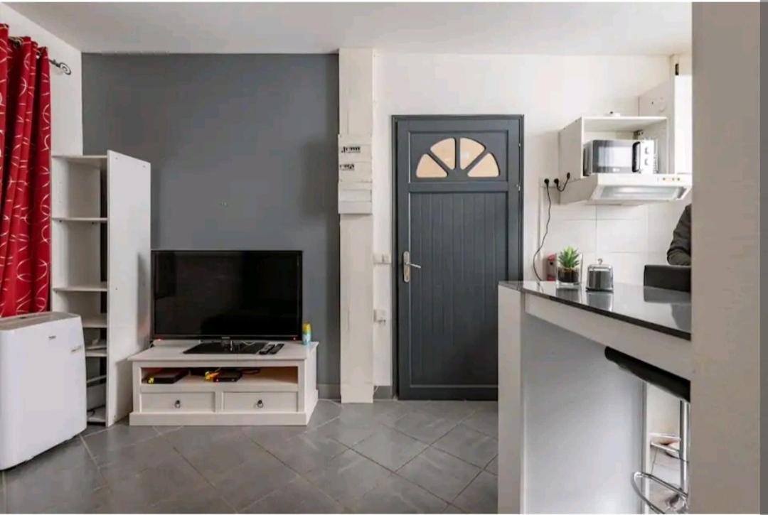 Apartamento Studio Montélimar cosy, calme, NETFLIX +WIFI Exterior foto